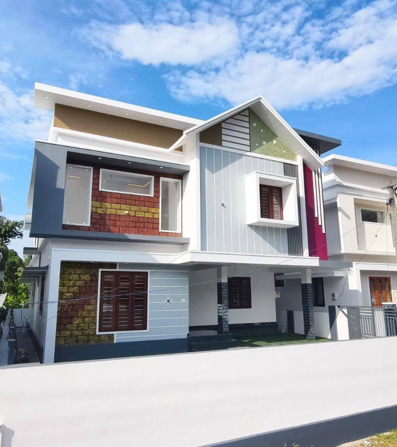 A stunning house with a large yard at Pallikkara near Kakkanad | INFOPARK