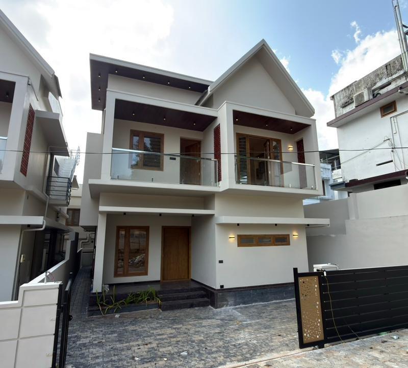 A modern home just 5 minutes from Kalamassery | KALAMASERY | EDATHALA