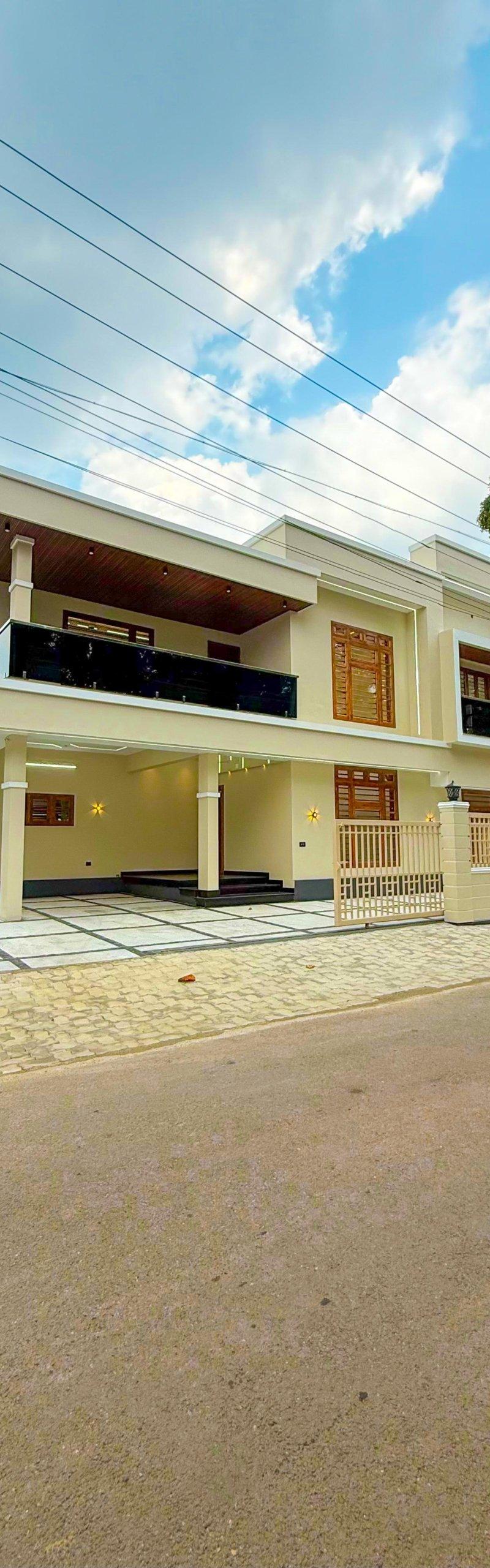 LUXURY VILLA IN VIKASAVANI | INFOPARK 7 സെന്റ് പ്ലോട്ടിലെ ആരെയും കൊതിപ്പിക്കുന്ന പ്രീമിയം ഫിനിഷിൽ ഇൻ്റീരിയർ ചെയ്‌ത ആഡംബര വീട്|FYD33