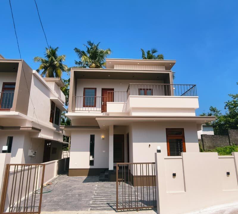 A beautiful 3BHK villa near the main road |KMEA |KUZHIVELIPADY