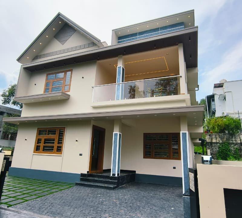 Top-notch facilities in 4.8 cents | Stunning house | NEAR KAKKANAD , PUKKATTUPADY | 4BHK |1CR