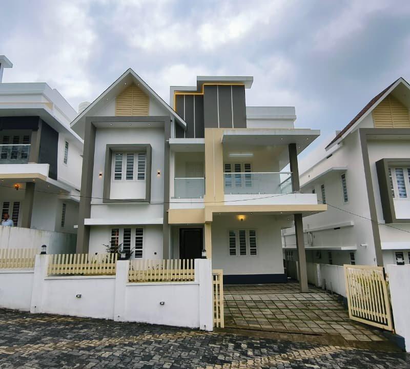 ✨SPACIOUS 4BHK GATED VILLA PROJECT AVAILABLE NOW ON AFFORDABLE IN KOCHI | NEAR KAKKANAD| KIZHAKAMABALAM